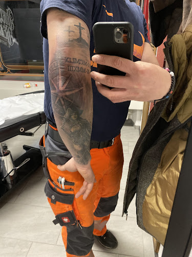 Negocio Dirty Black Tattoo