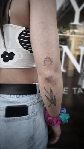Negocio Fineline Micro-Tattoo