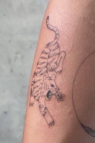 Fineline Tattoos Savinachan Ink.