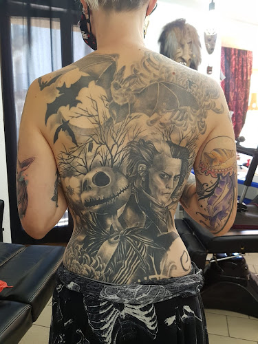 Negocio Mean Machine Tattoo