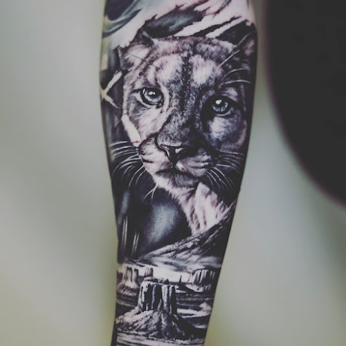 Negocio Nauthiz Creation Tattoo