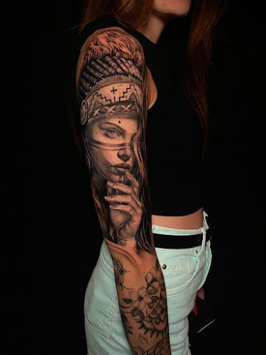 Negocio Nico Grind Tattoo Shop