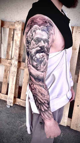 Negocio Rocknoirdistrict ( Tattoo Studio)