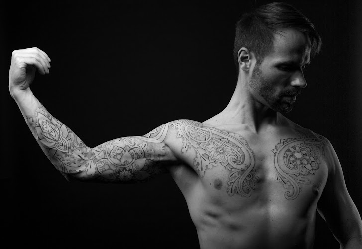 Negocio Tattoos And Art - Individuell Entworfene Tätowierungen In Der Nähe Von Aarau