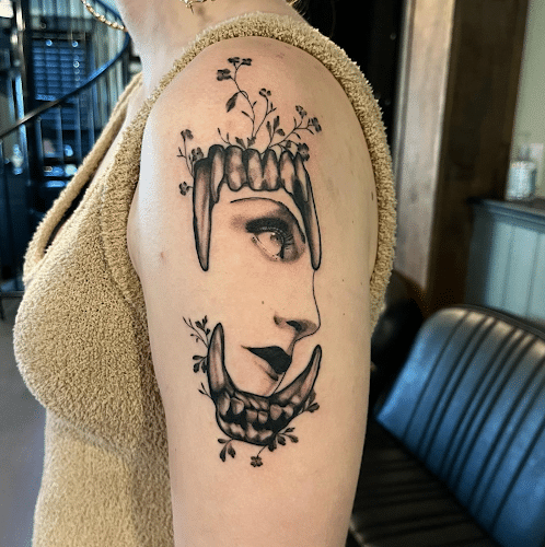 Negocio The Black Dove Tattoo