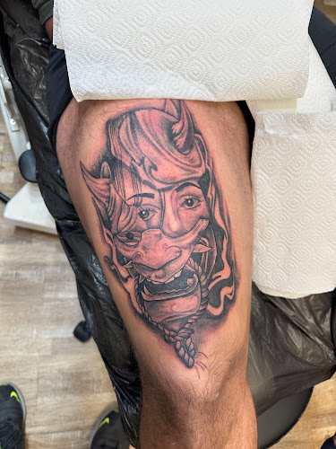 Negocio Vip Beauty Lounge Tattoo & Piercing Cotugno